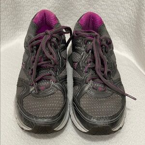 Vibram Women's Gray and Pink Running Shoes